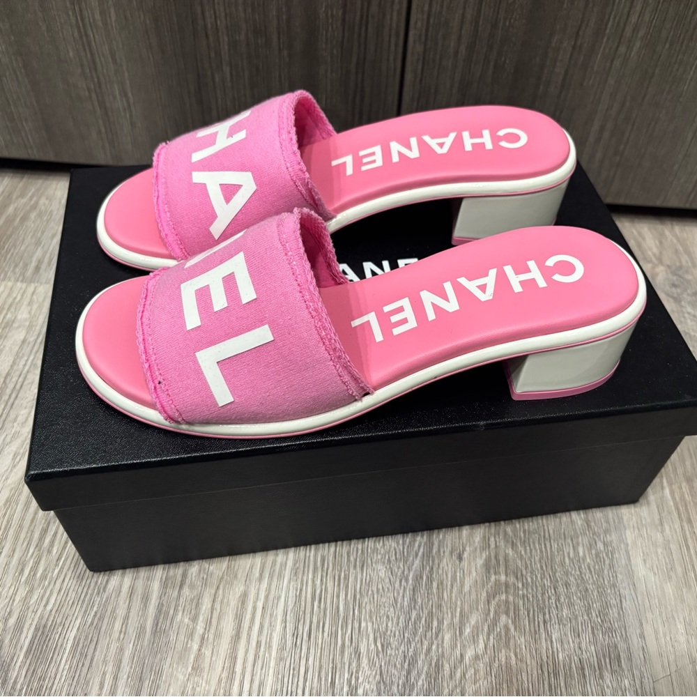 CHANEL Pink and White Mules